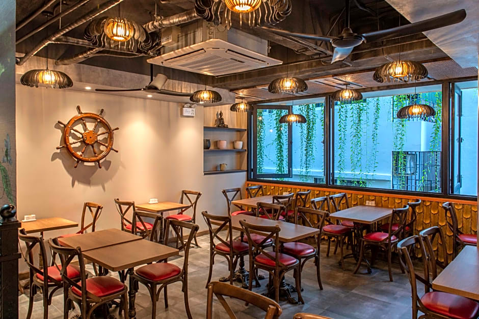 Aaron Boutique Hotel