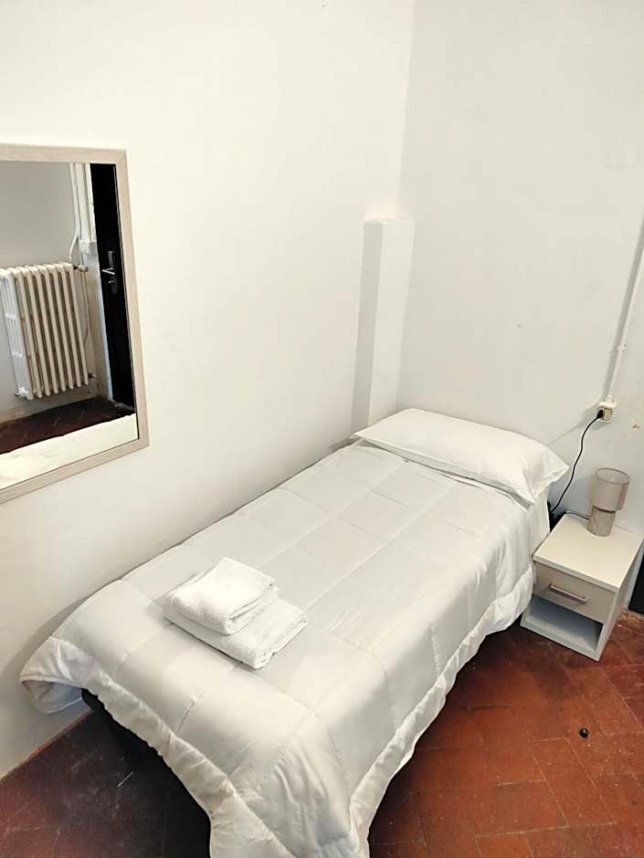 Hotel & Hostel 7