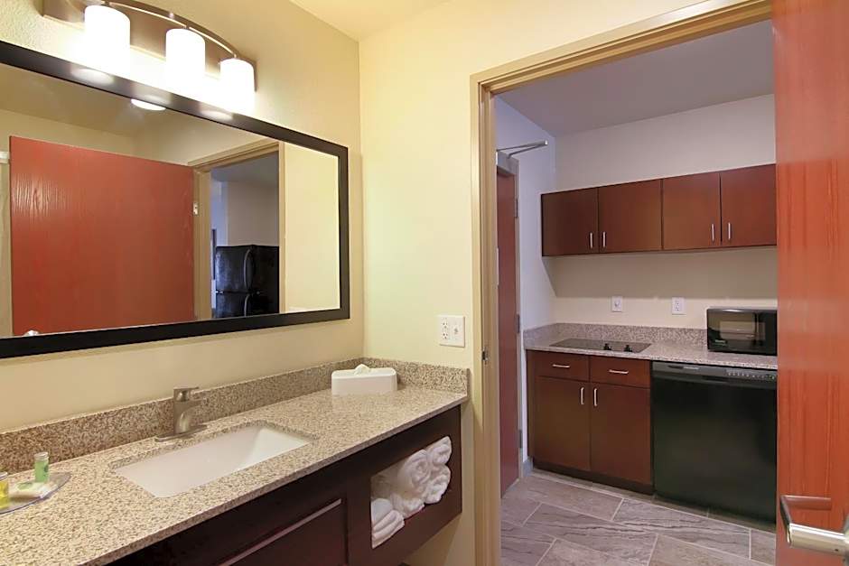 Cobblestone Inn & Suites - Menomonie/UW-Stout