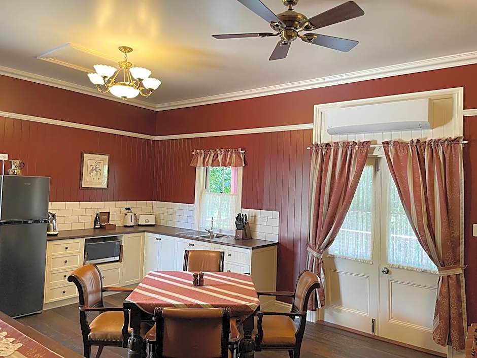 Dusty Hill Vineyard - Moffatdale