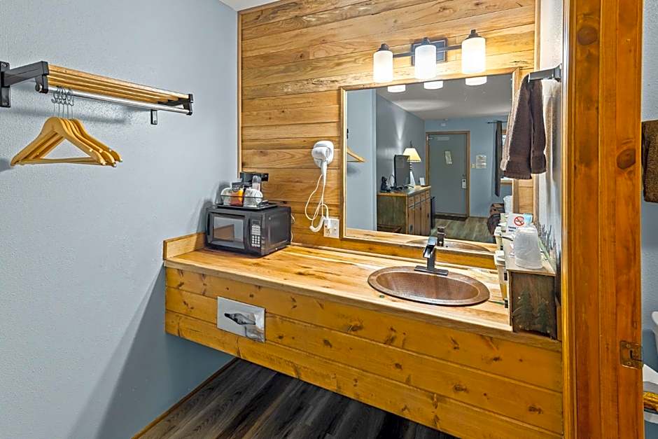 The Lookout Lodge
