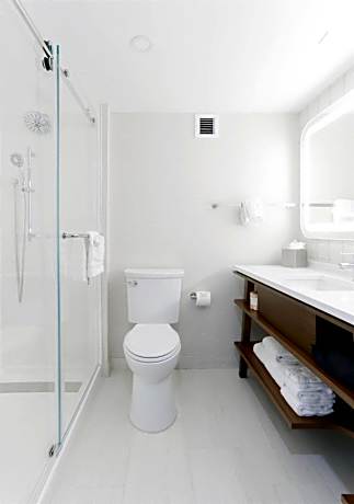 Quadruple Room with Two Queen Beds - Non Smoking/Pet Friendly