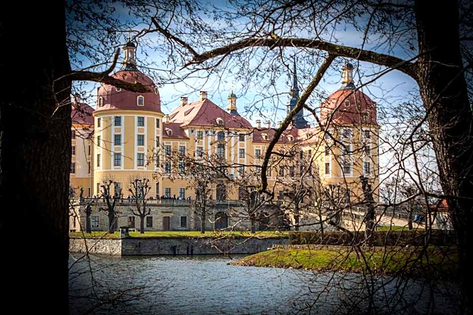 West Hotel an der Sächsischen Weinstrasse