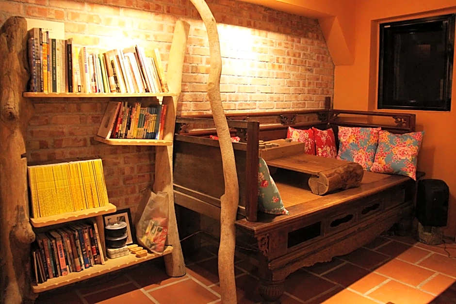 OwlStay Jiufen Wander