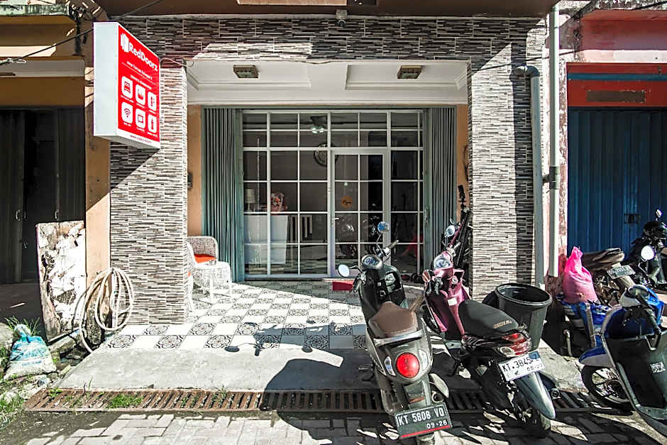 RedDoorz near Taman Bekapai 3 Balikpapan