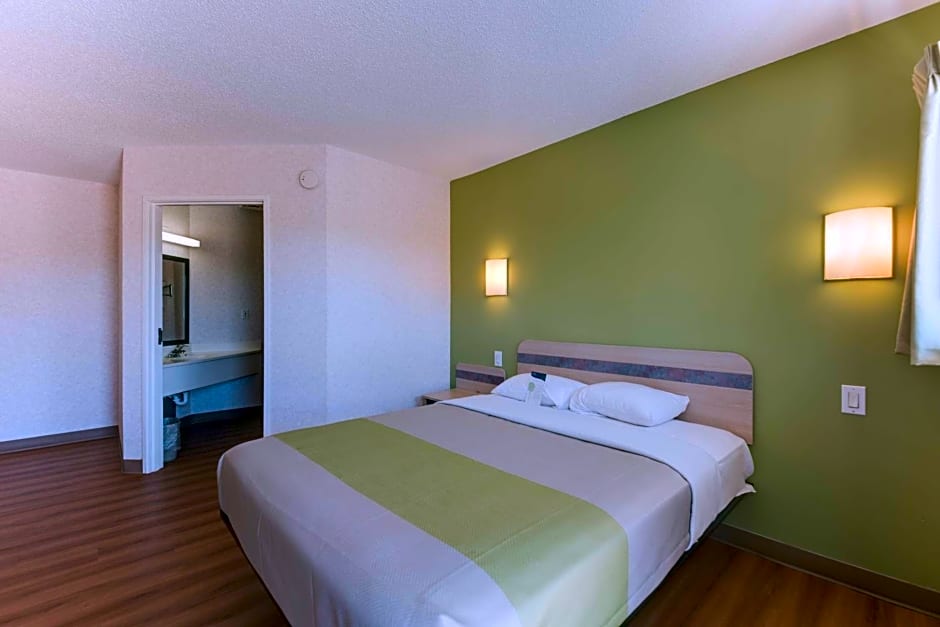 Motel 6-Statesville, NC