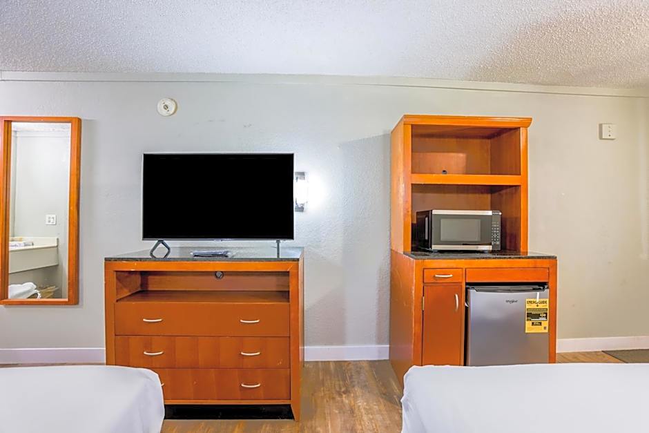 Cozy Garden Inn By OYO Hwy 40 Richmond