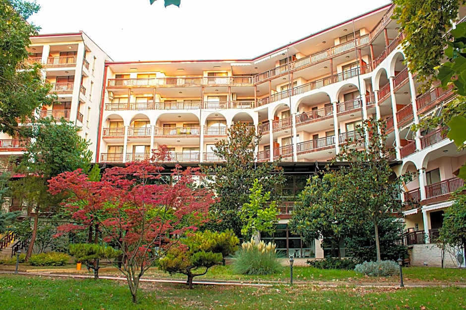 Estreya Residence Hotel and SPA