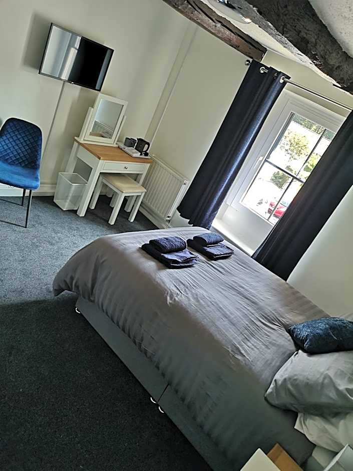 Red Lion Rooms - Self Check In