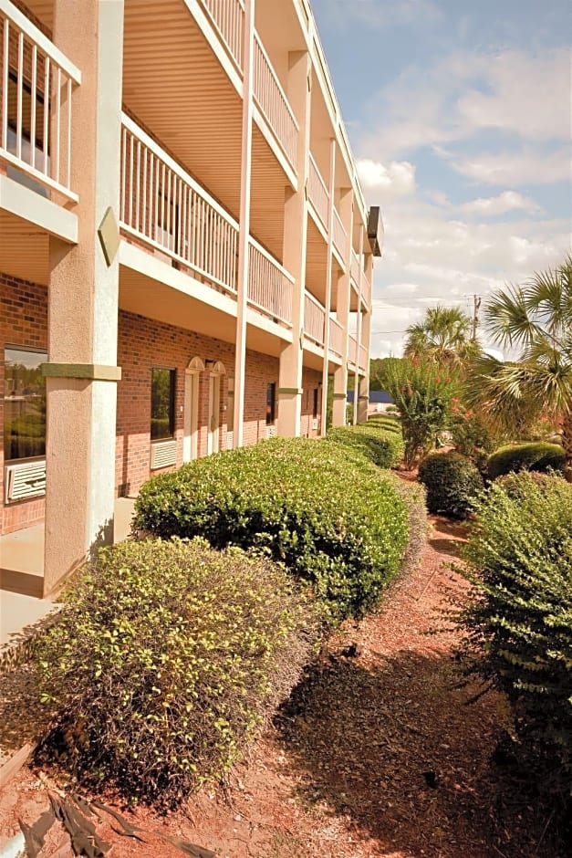 Suburban Studios Columbia - Harbison