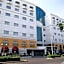 Surabaya Suites Hotel Powered by Archipelago