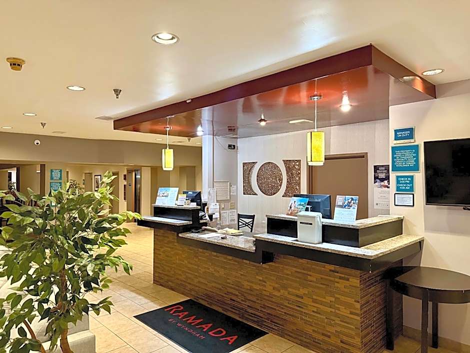 Ramada by Wyndham Glendale Heights/Lombard