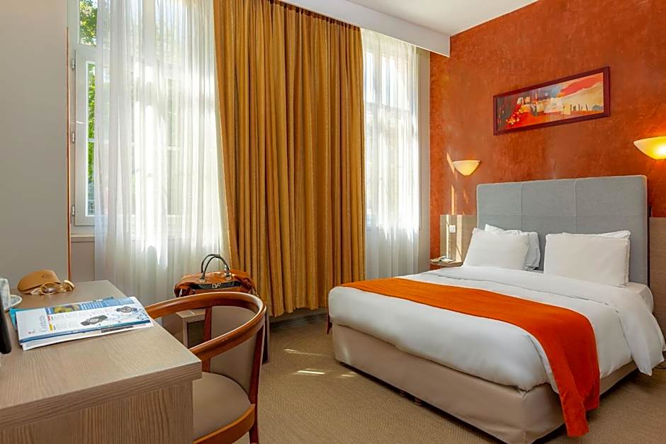 Kyriad Avignon - Palais des Papes