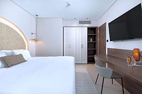Junior Premium Suite
