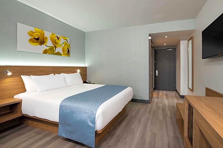 Wingate by Wyndham Long Island City