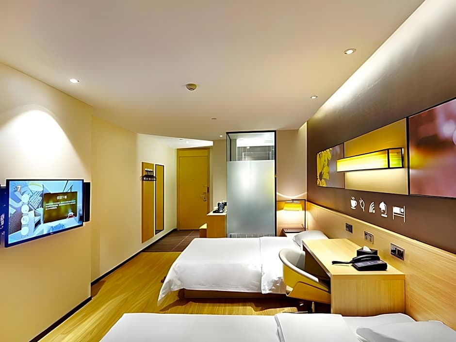 7 Days Premium Panjin Pedestrian Street Passenger Station