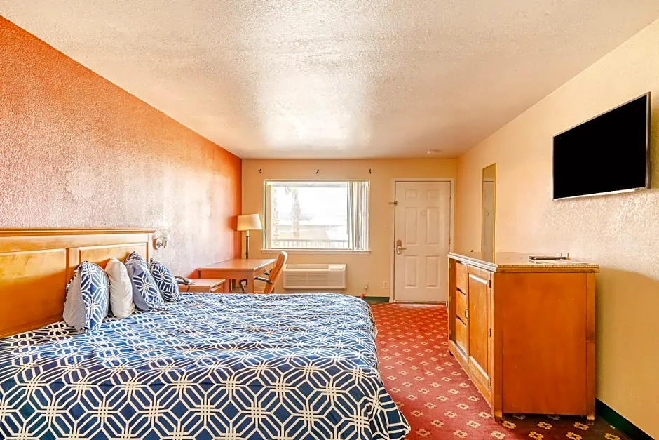 Econo Lodge Inn & Suites Downtown San Antonio