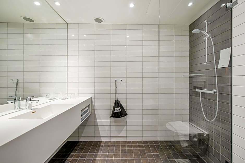 Clarion Hotel The Edge