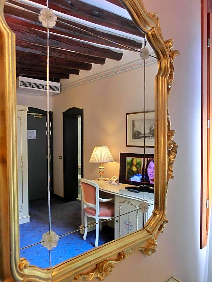 Hotel Diana