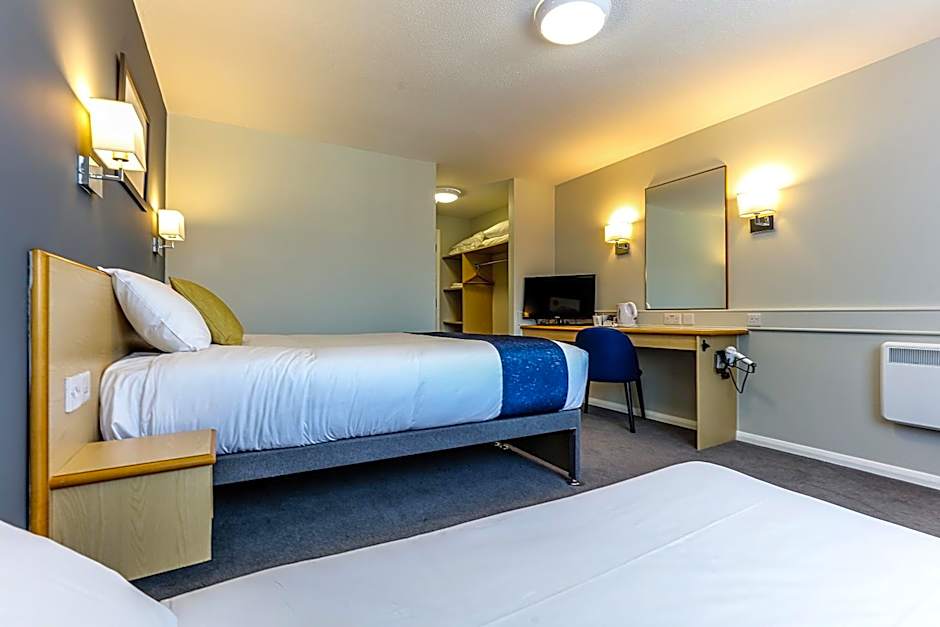 Days Inn by Wyndham Fleet M3