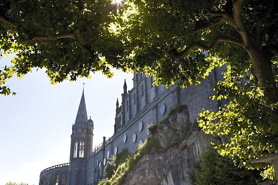 Villa Mariale by Popinns