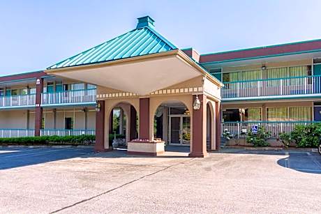 Motel 6-Groton, CT - Casinos nearby