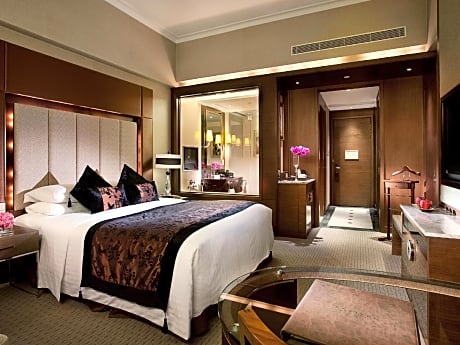 Club Superior Room