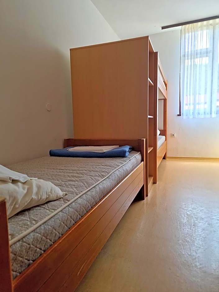 Youth Hostel Pinesta