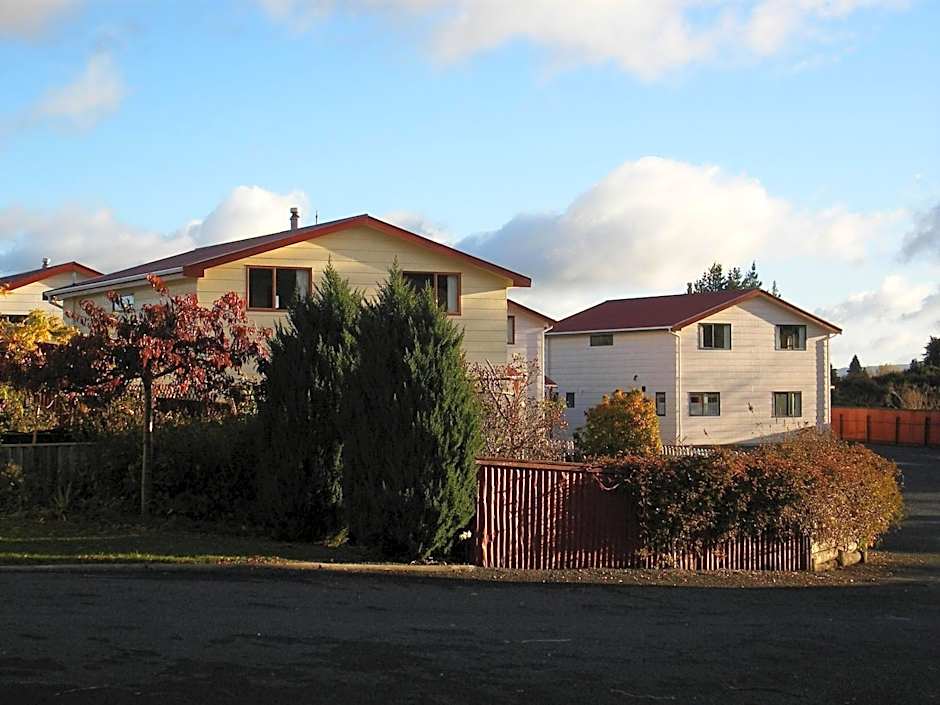 Ossies Motels and Chalets