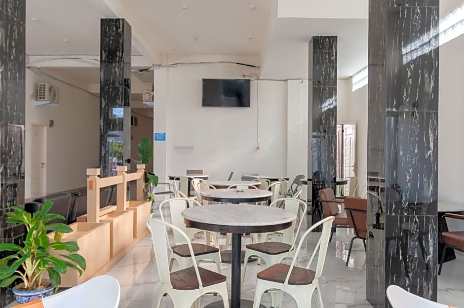 RedDoorz near UISU teladan Medan