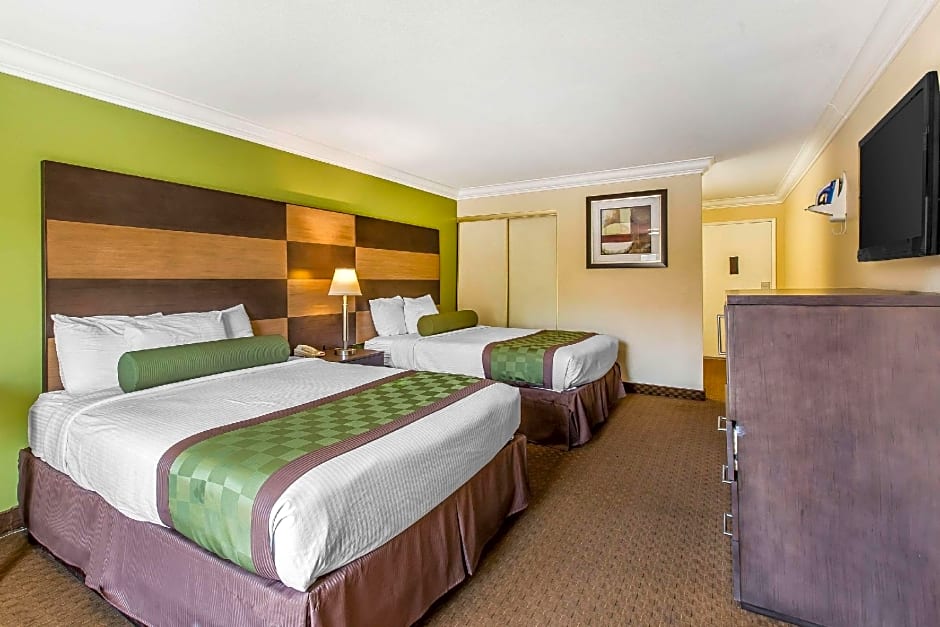 Rodeway Inn & Suites Canyon Lake-Menifee West