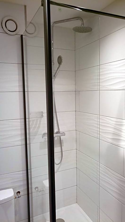 Hôtel De La Perdrix Rouge