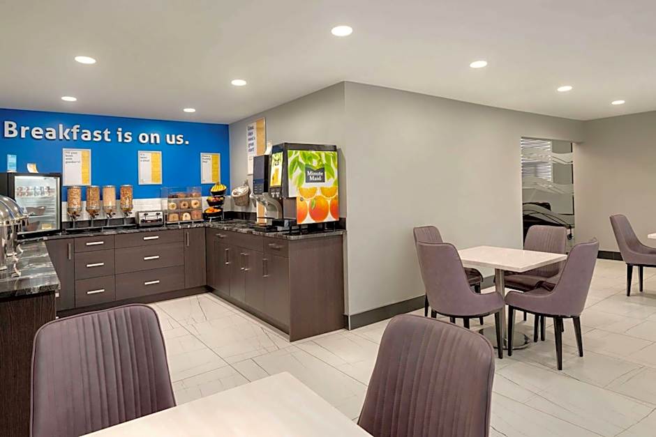 Days Inn by Wyndham Wainwright