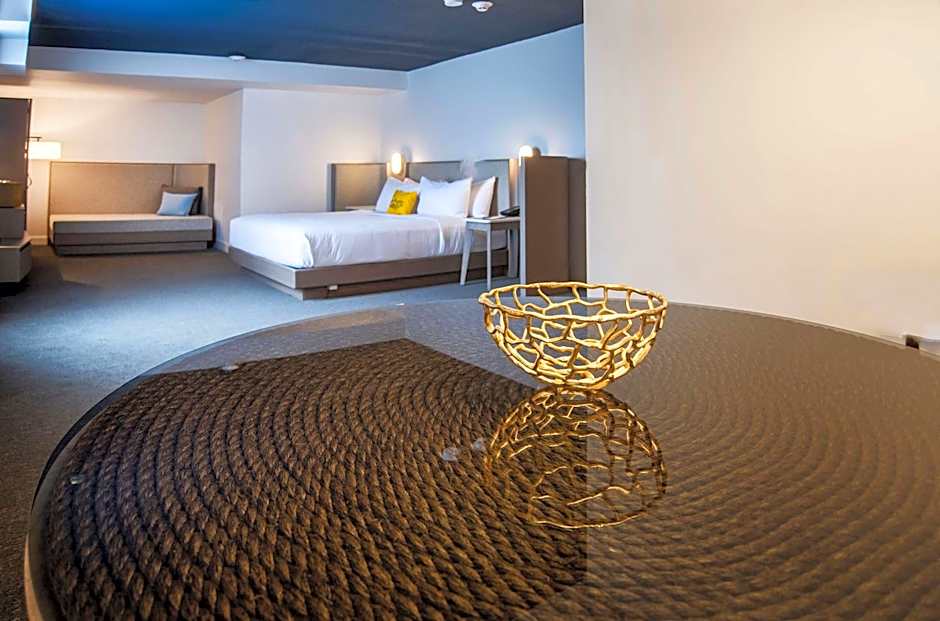 DoubleTree by Hilton St. John's Harbourview