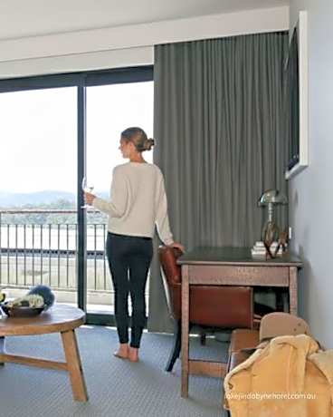 Lake Jindabyne Hotel