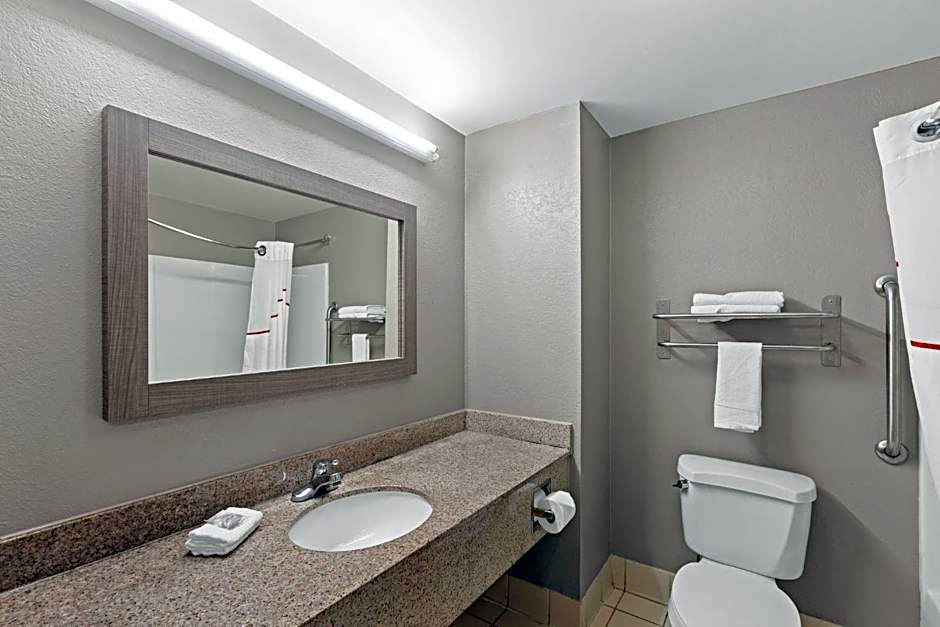 Red Roof Inn & Suites Newnan