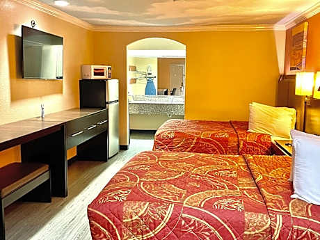 Queen Room with Two Queen Beds - Smoking