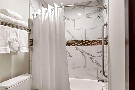 1 King Bed, Nonsmoking