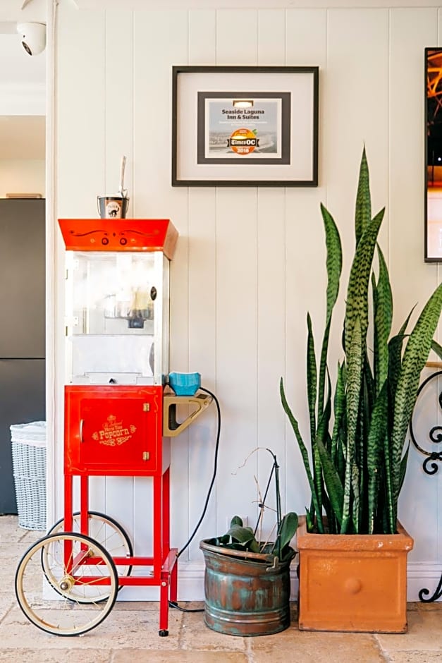 Seaside Laguna Inn & Suites