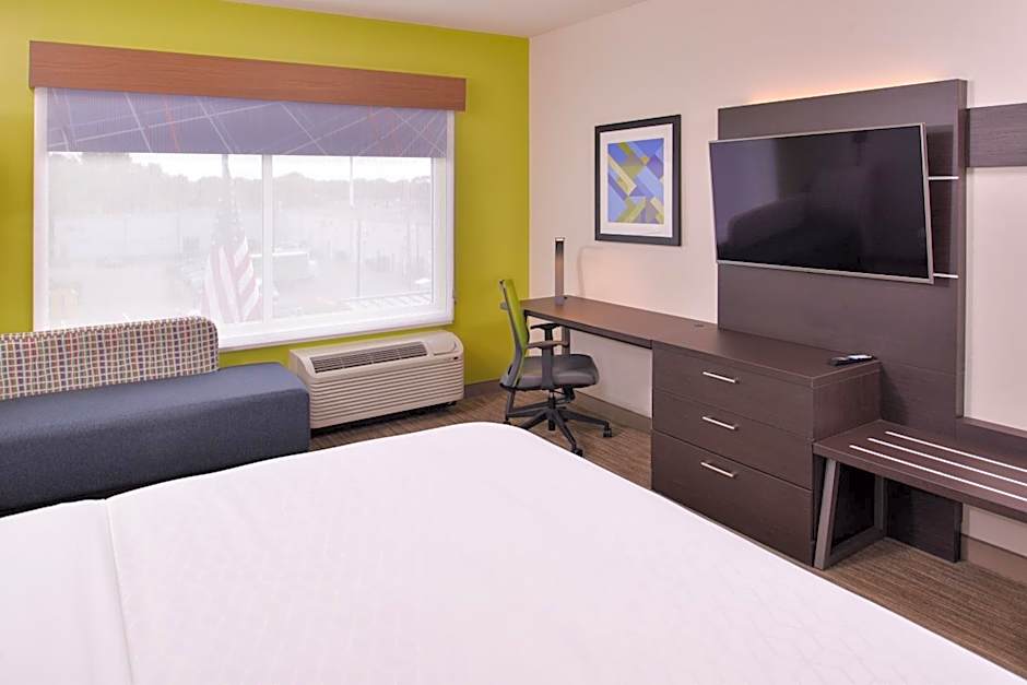 Holiday Inn Express and Suites - Mall of America - MSP Airport By IHG