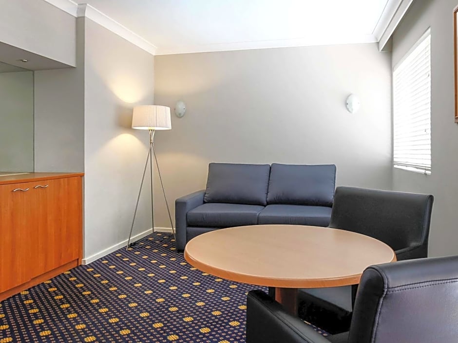 Ramada Hotel & Suites Sydney Cabramatta