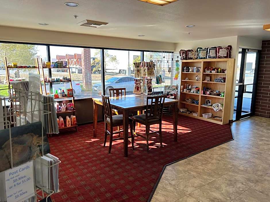 Days Inn by Wyndham Lake Point