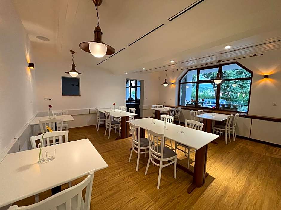 Hotel Laguna & restaurant