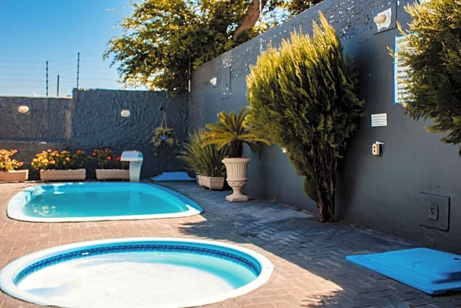 Hotel e Pousada Caroline