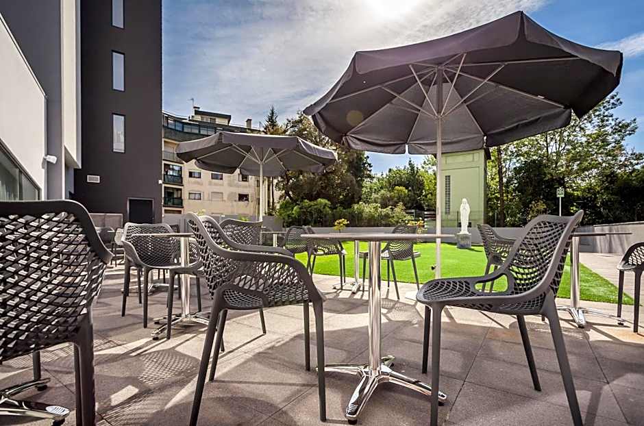 Essence Inn Marianos Hotel