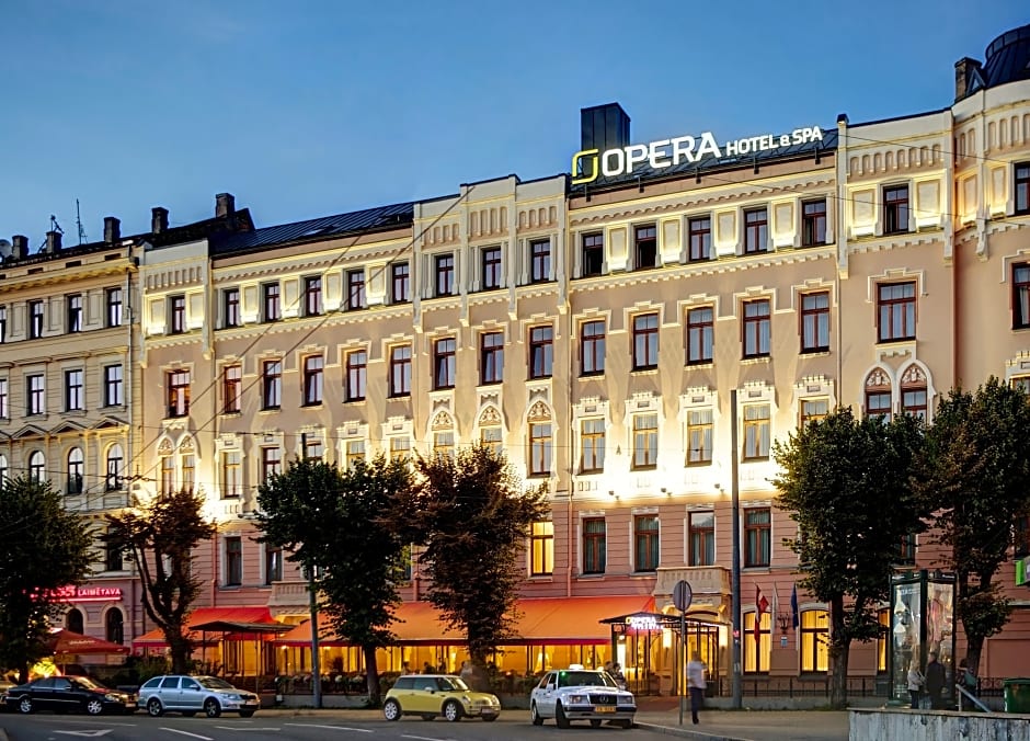Opera Hotel