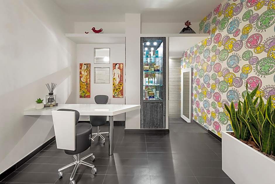 LHP Napoli Palace & SPA