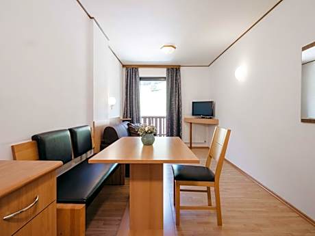 Superior One-Bedroom Apartment