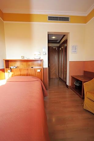 Classic Single Room