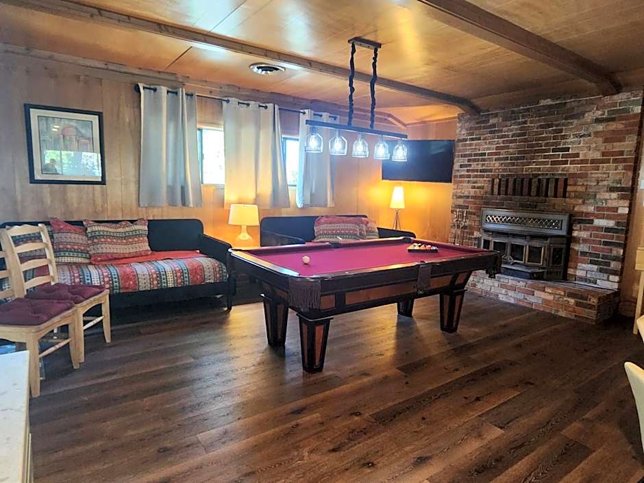 Silver Pines Lodge